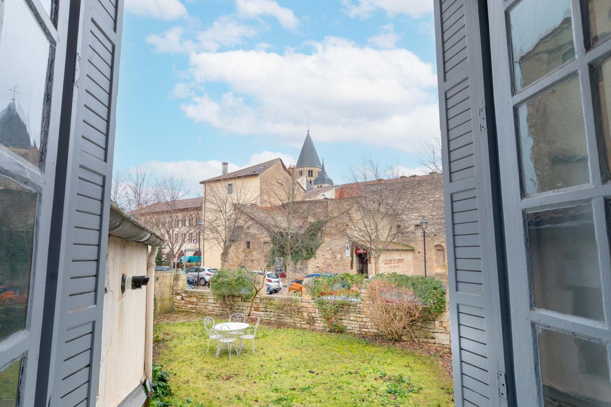 Cabana & La Place De L'Abbaye - Centre-Ville, Jardin Cluny Exteriér fotografie